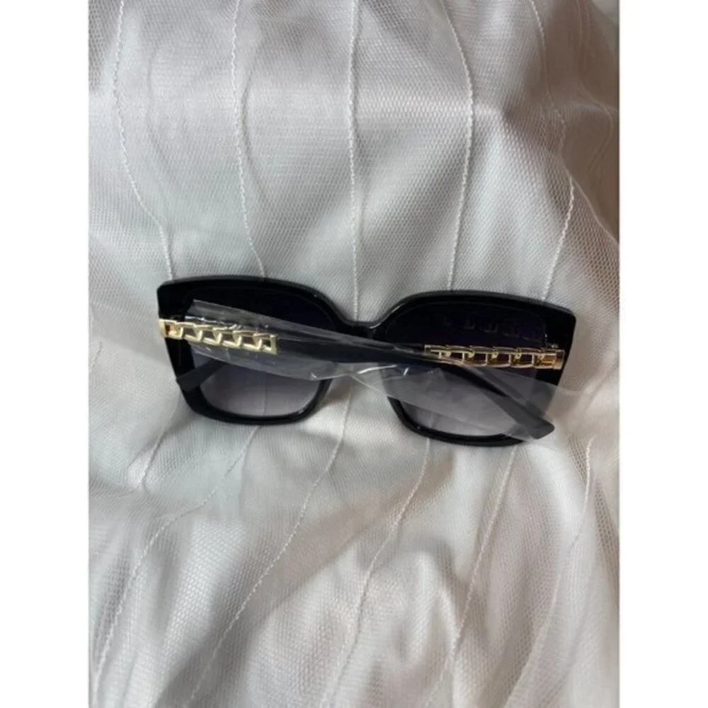 Keep It Casual Cat Eye Frame‎ Sunglasses Black